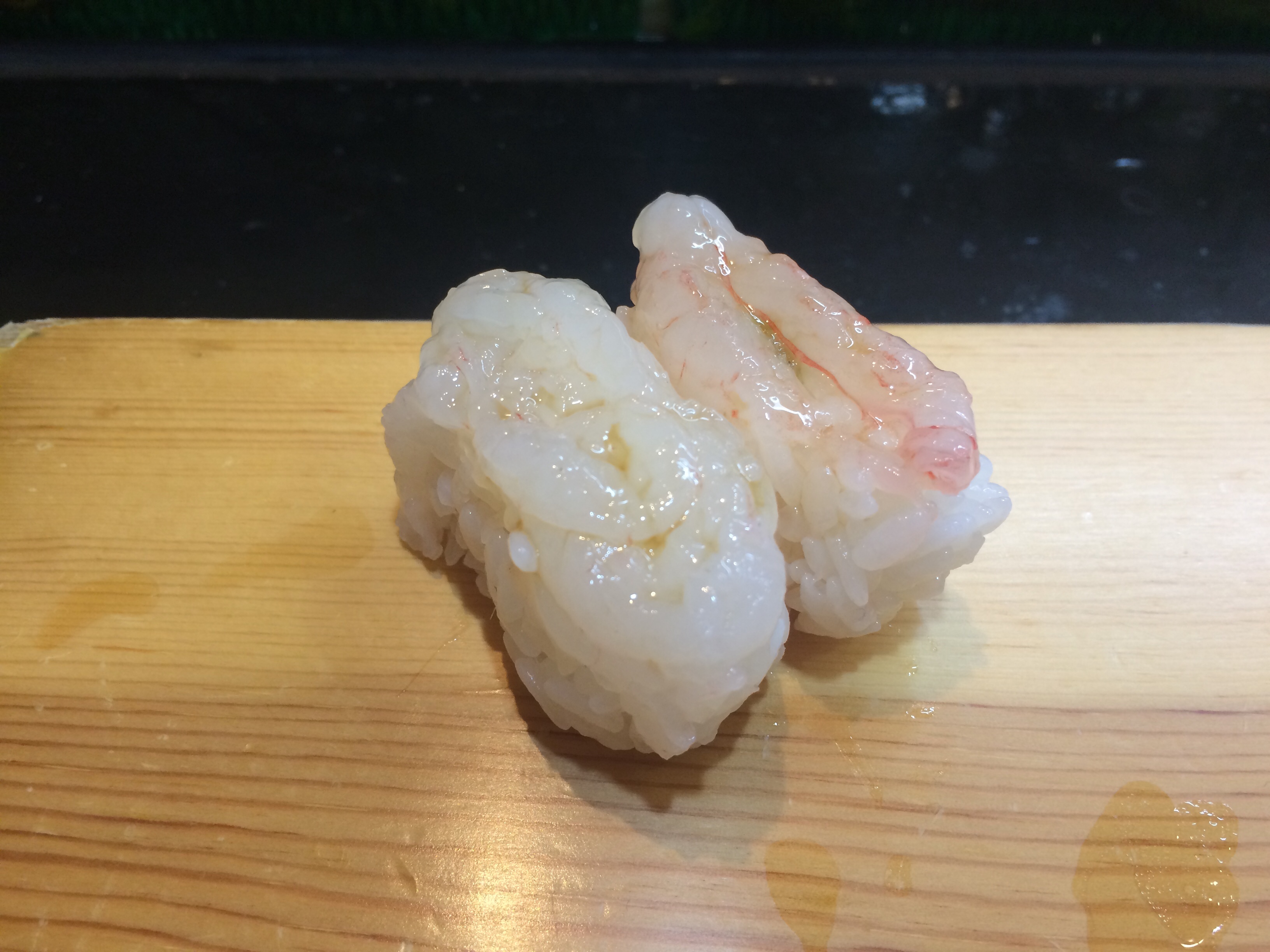 「富山湾の宝石」白えびの旬は？一年中食べれるってホント？手向きのお刺身が食べたい！